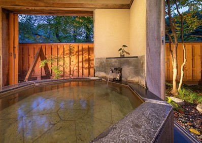 貸切 家族風呂 全国でも珍しい和室小あがり付き 約20畳程ある開放的な貸切家族風呂